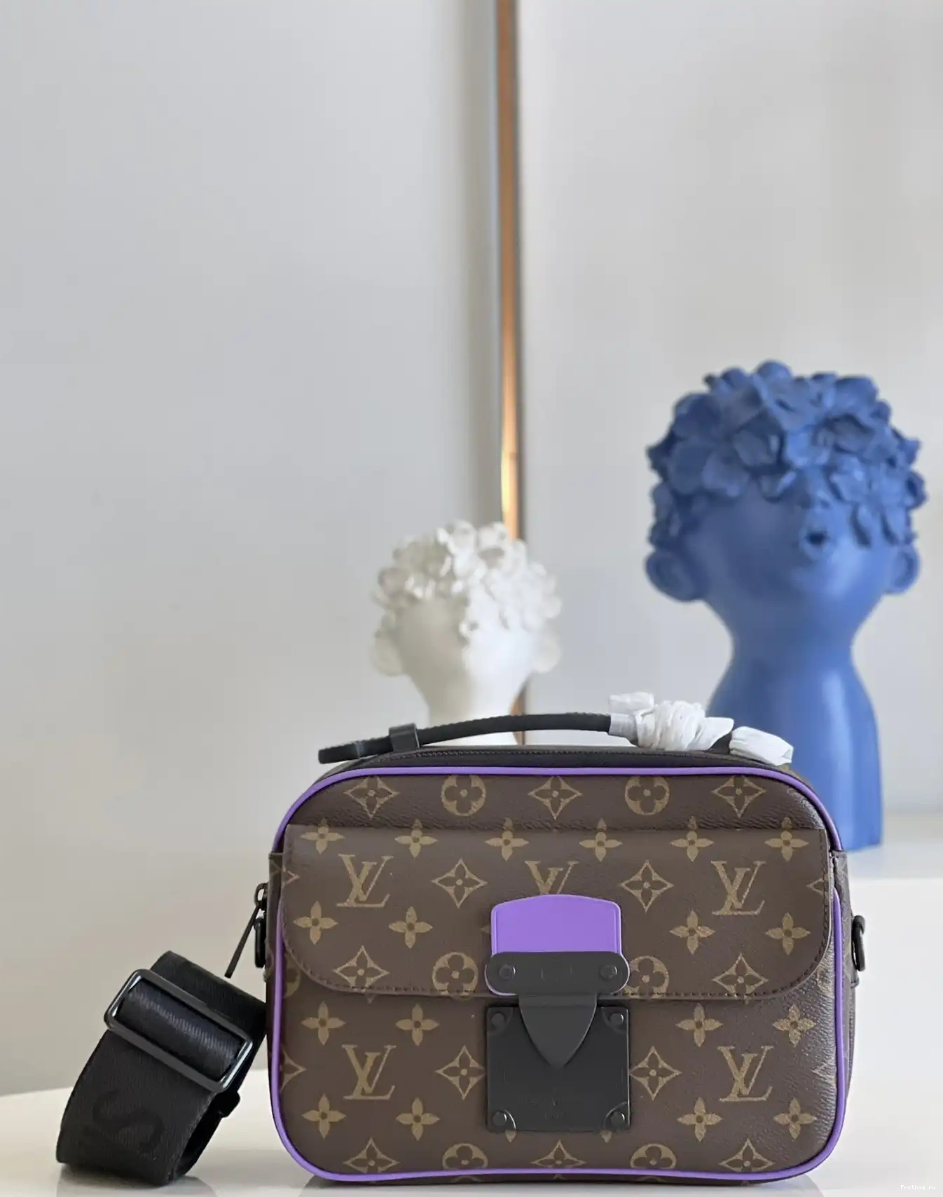 First bag ru MESSENGER LOCK LOUIS VUITTON S 0706